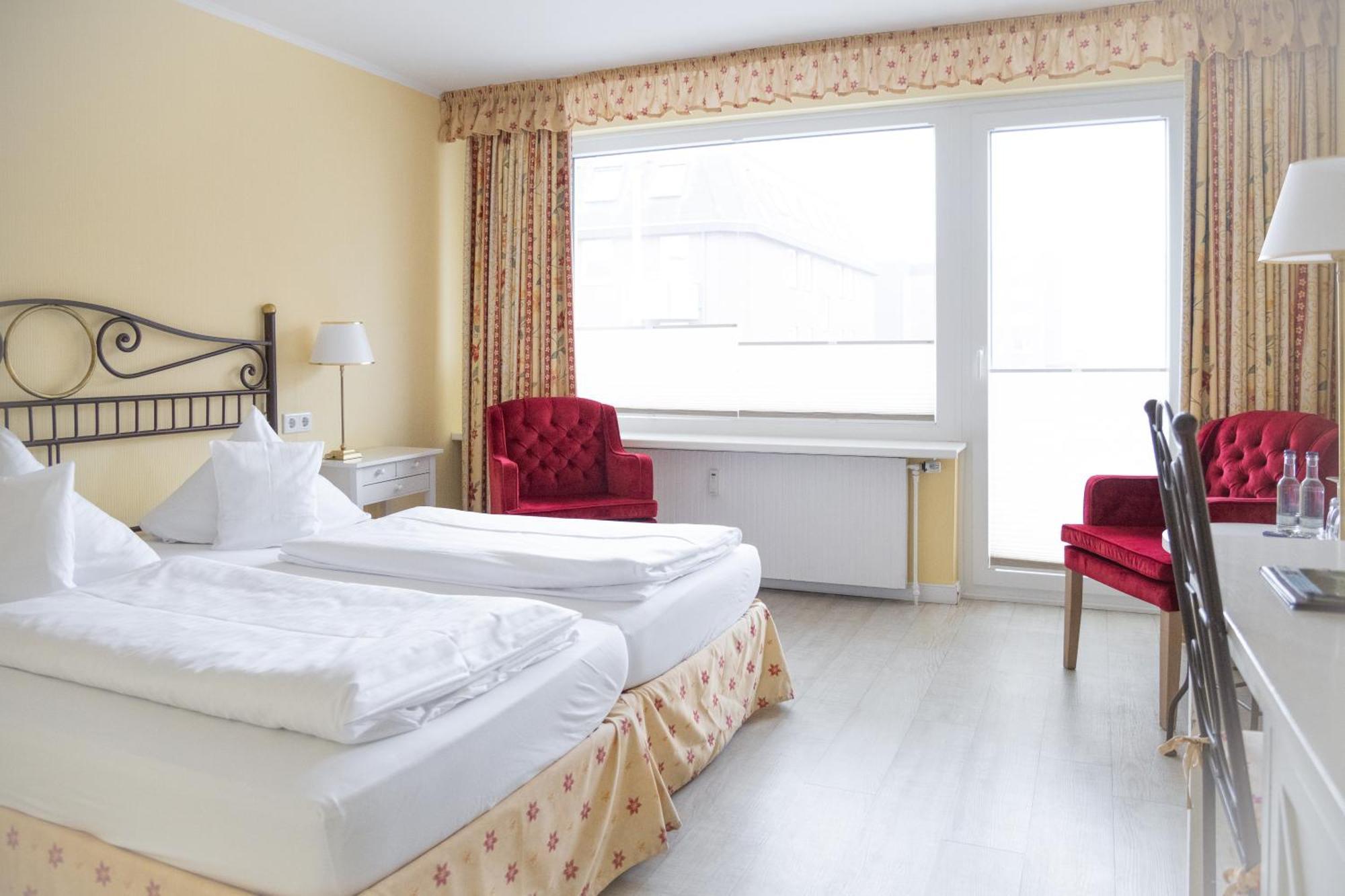 Hotel Duenenburg Westerland Buitenkant foto
