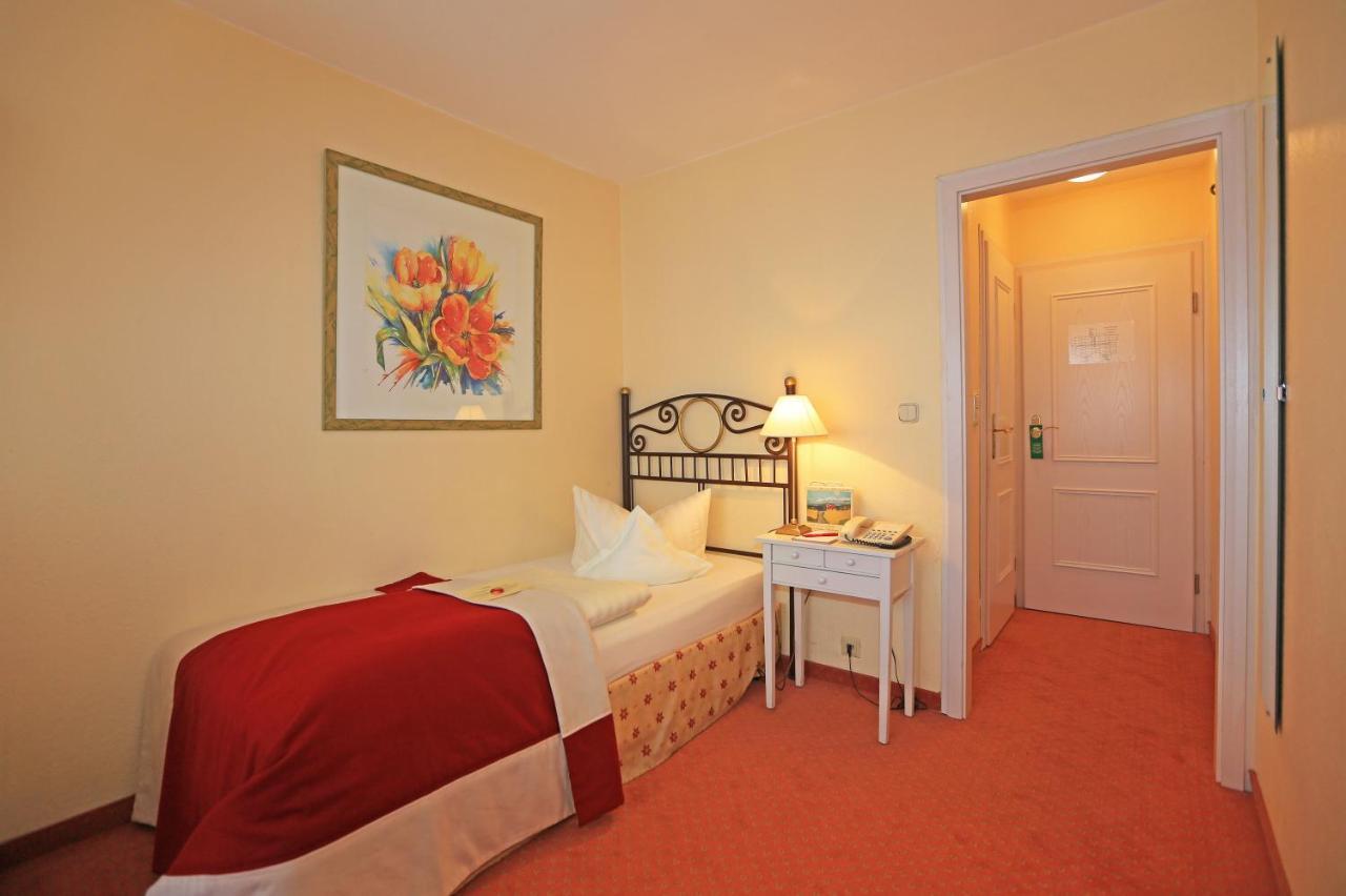Hotel Duenenburg Westerland Kamer foto